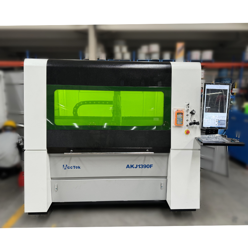 JINAN CNC Industrie Apparatuur - Industrial Laser Metal Cutting Machine recensie en prijs