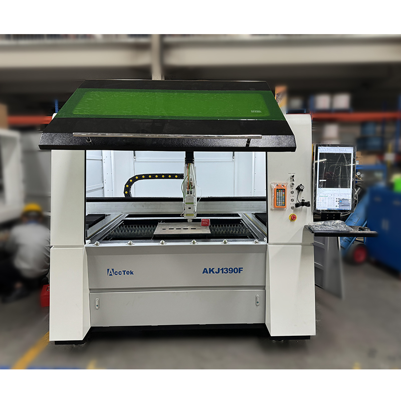 JINAN CNC Industrie Apparatuur - Industrial Laser Metal Cutting Machine recensie en prijs